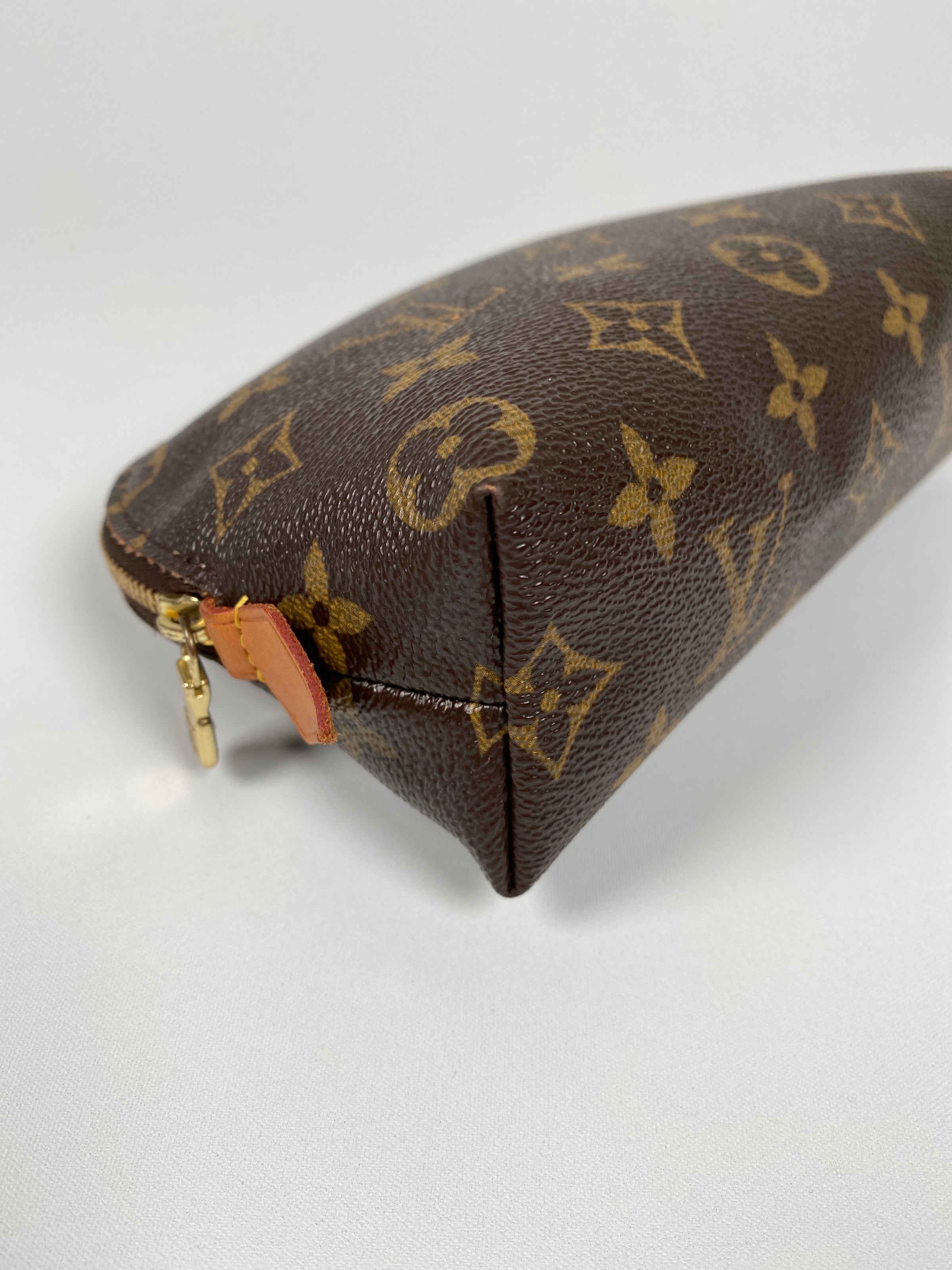 Louis Vuitton Cosmetic Pouch GM Monogram amp Free LV Luggage Tag  eBay